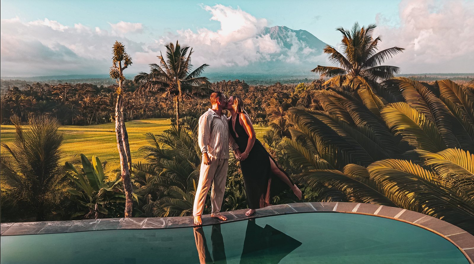 Bali Landschaft mit Paar am Pool